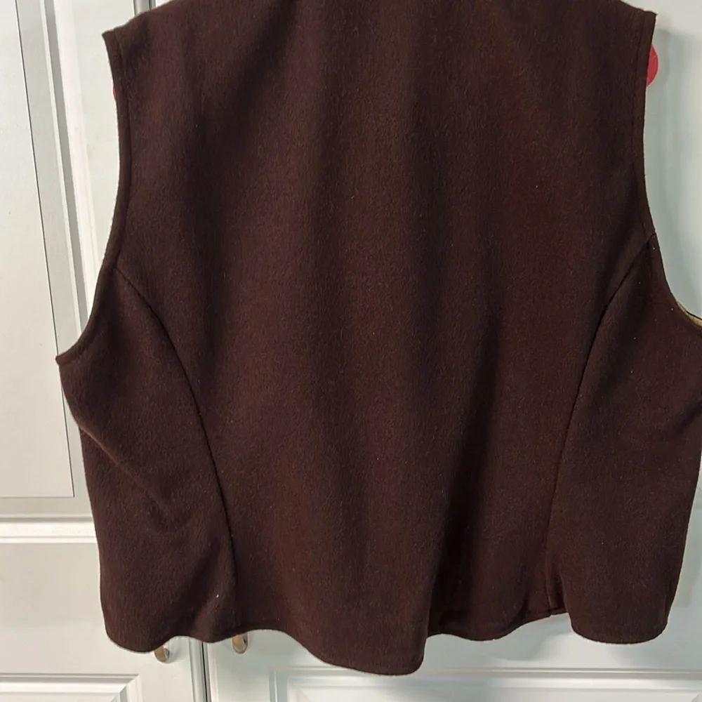 COPY - SCHAEFER 4 ladies wool vest’s ,Black,Red& Grey. 3 for $225./$75ea - Picture 13 of 16